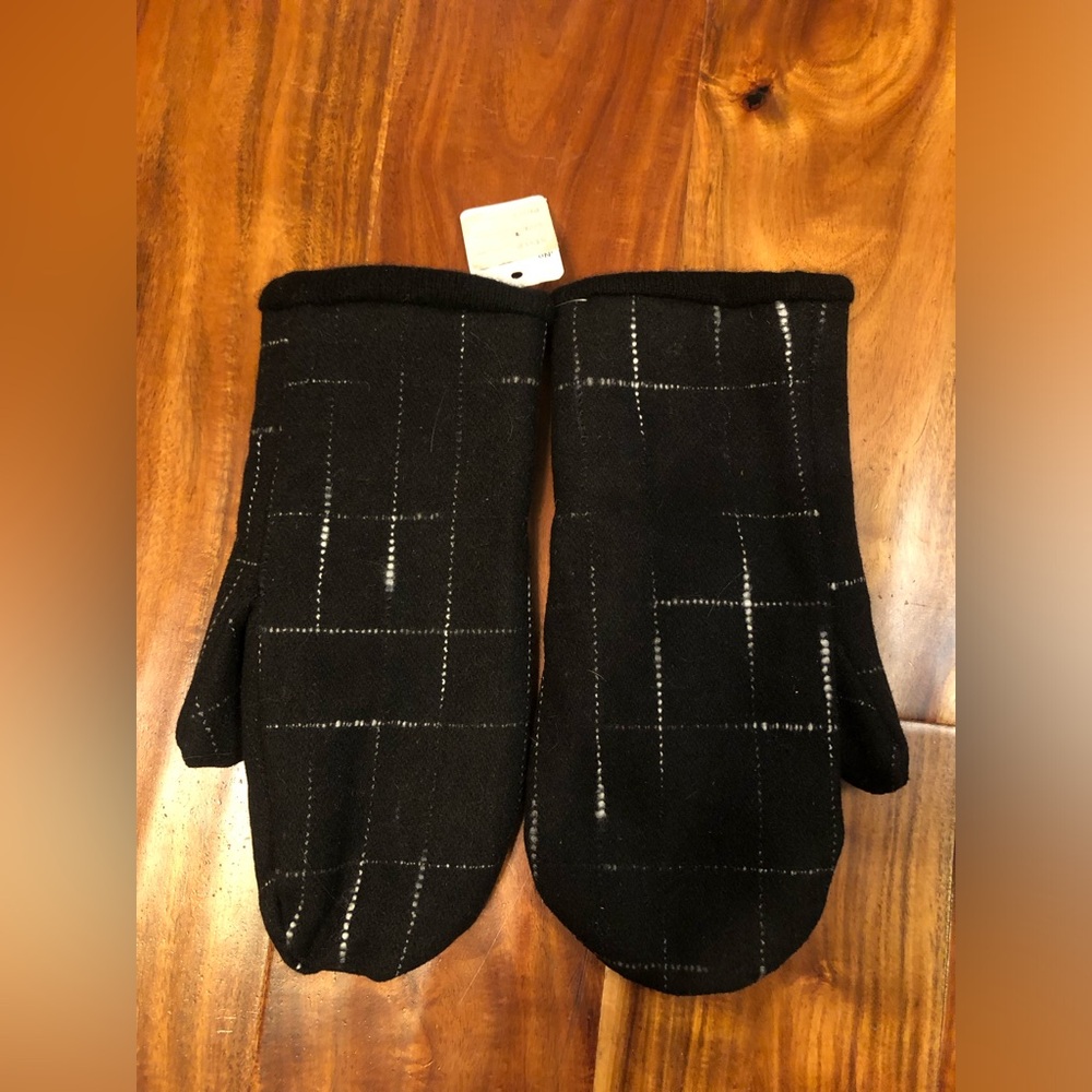 Women’s Handmade Mittens